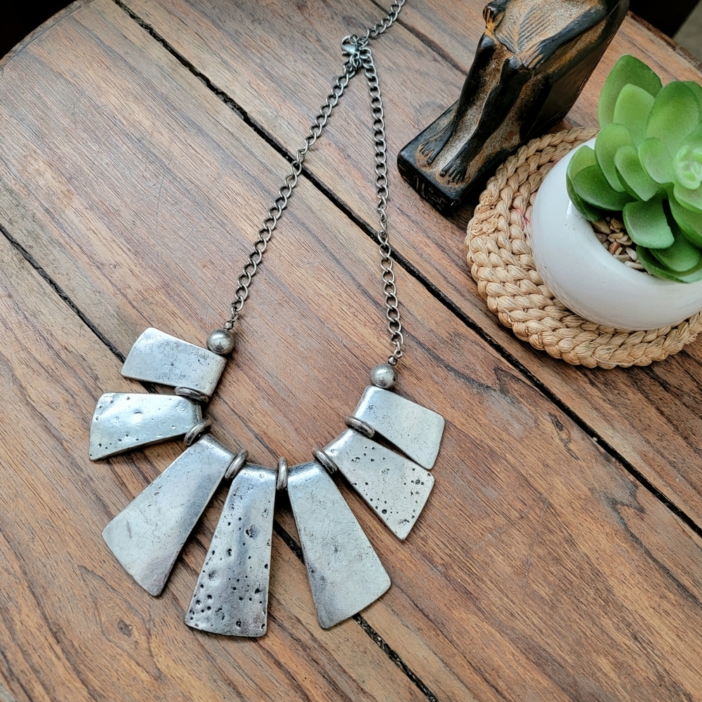 Vintage metal retro style statement necklace